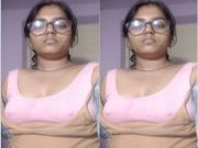 Desi Girl Showing Boobs