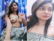 Sexy Desi Girl Shows Her Boobs And Pussy